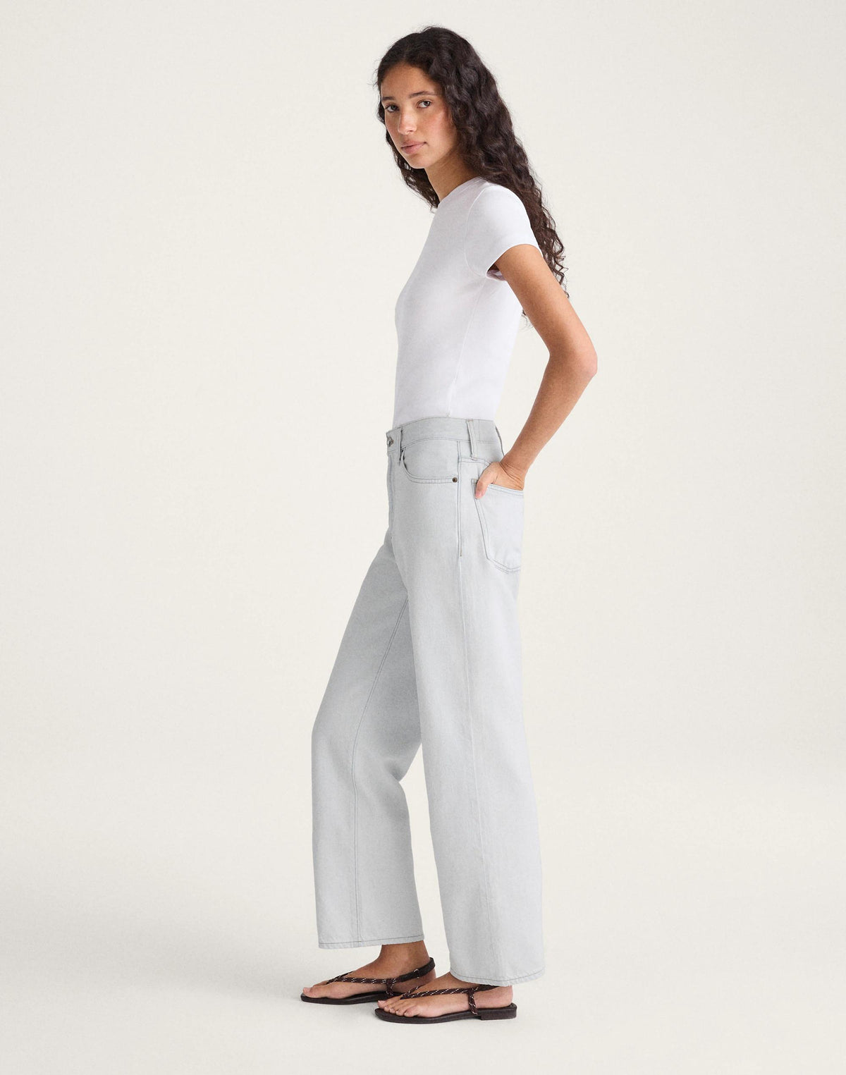 Madewell The Perfect Vintage Wide-Leg Crop Jean in Airy Denim Extracted Sky Wash