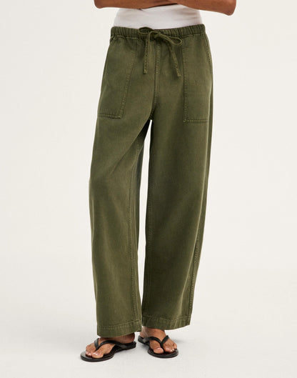 Madewell Pull-On Barrel-Leg Utility Pants in Airy Denim Faded Ivy
