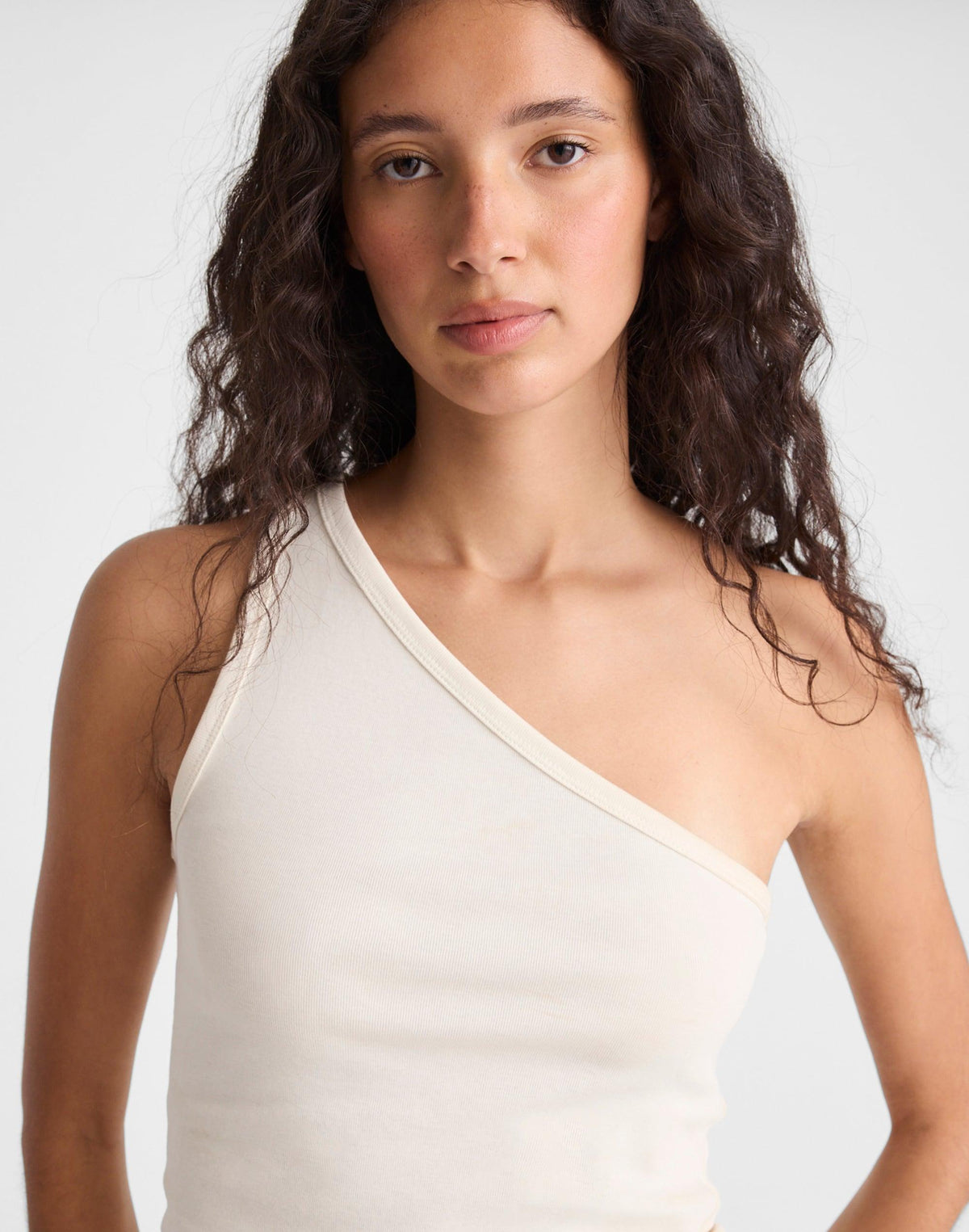 Madewell The '90s One-Shoulder Tank in Compact Cotton Vintage Ivory