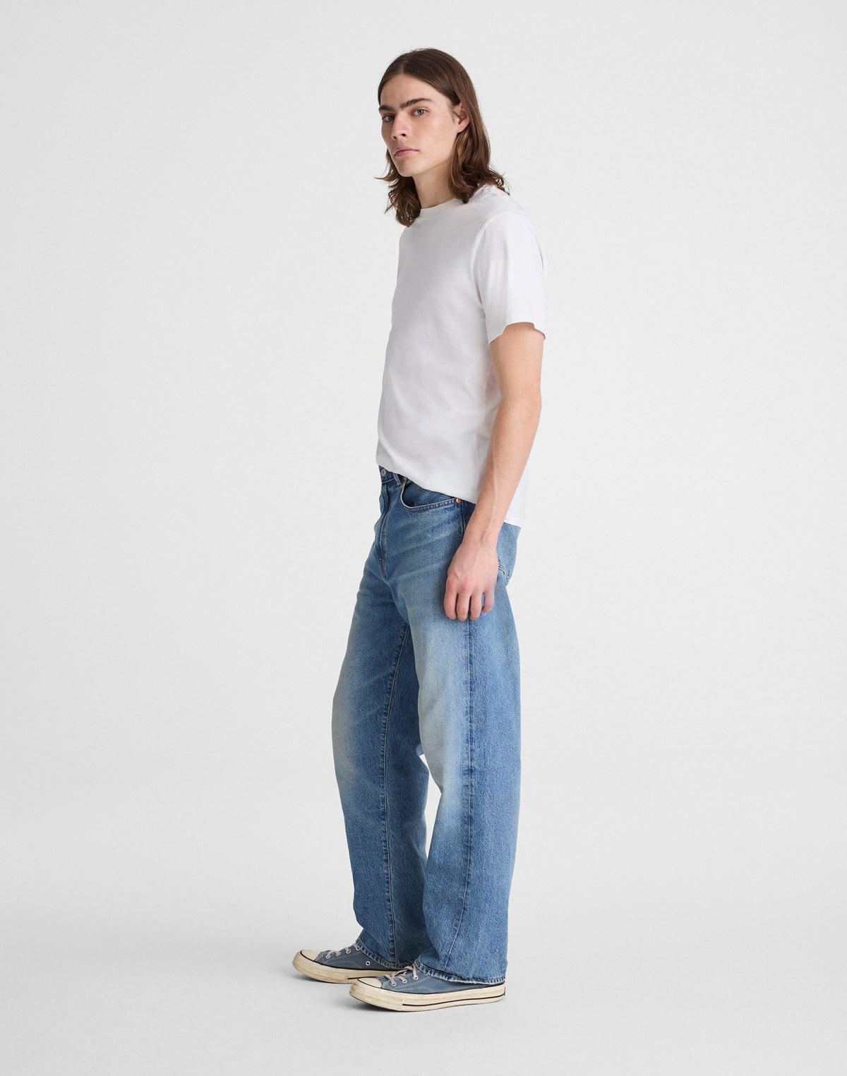 Madewell The 1991 Loose Straight Jean in Summerweight Denim Ledgewood Wash