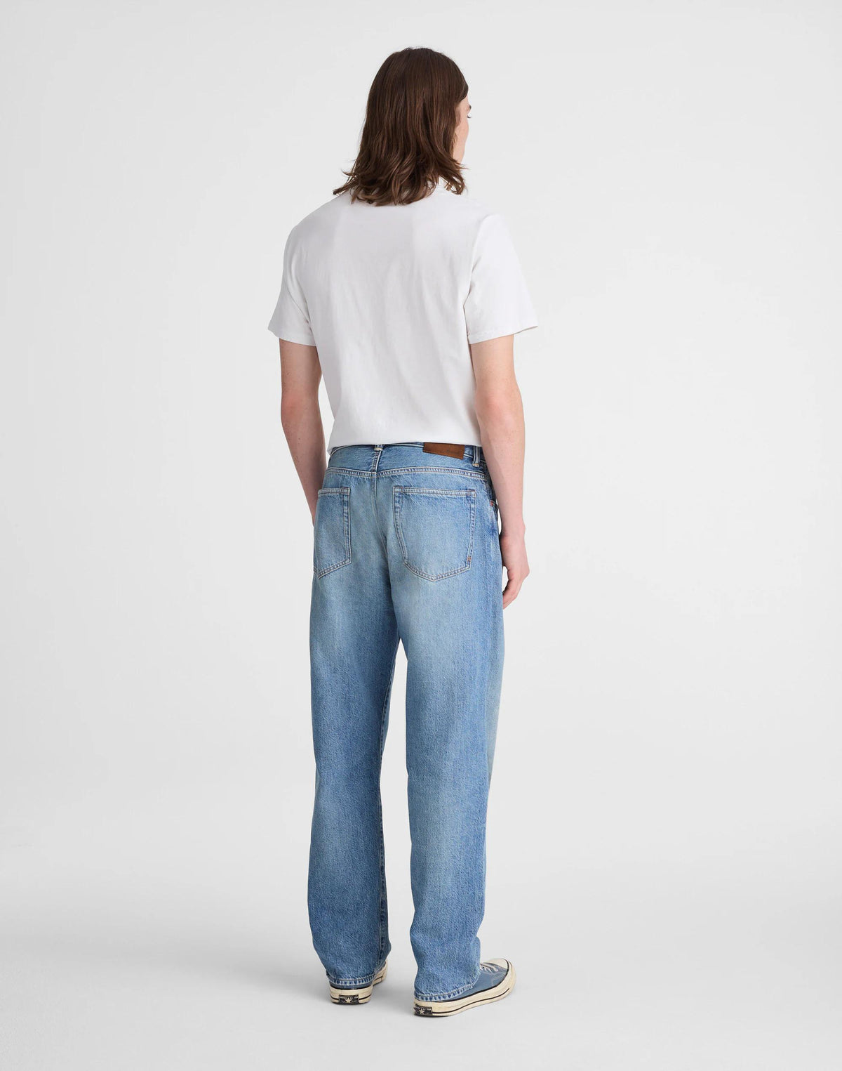 Madewell The 1991 Loose Straight Jean in Summerweight Denim Ledgewood Wash