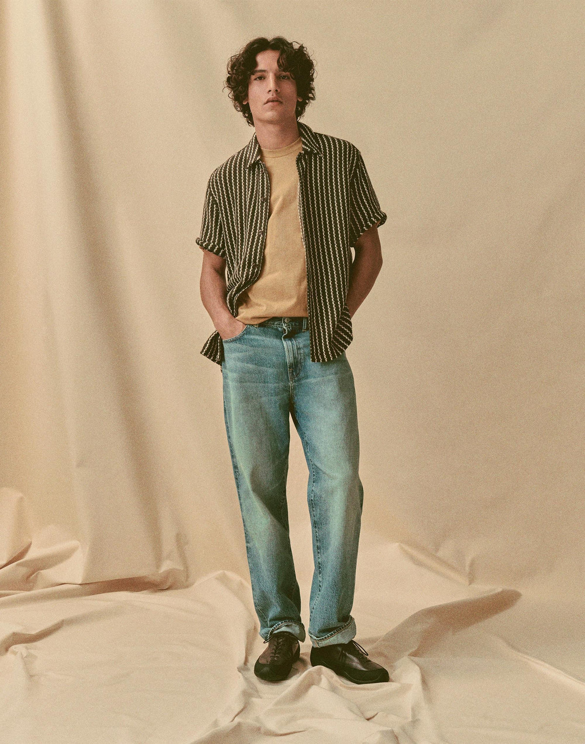 Madewell The 1991 Loose Straight Jean in Summerweight Denim Ledgewood Wash