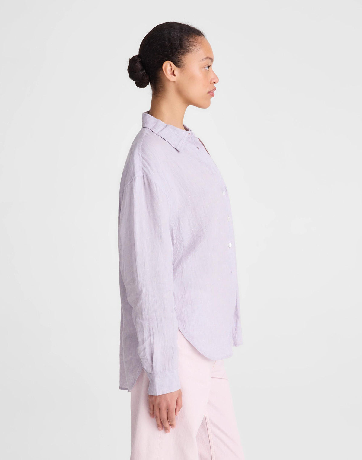 Madewell The Easy Shirt in 100% Linen Lilac Chambray