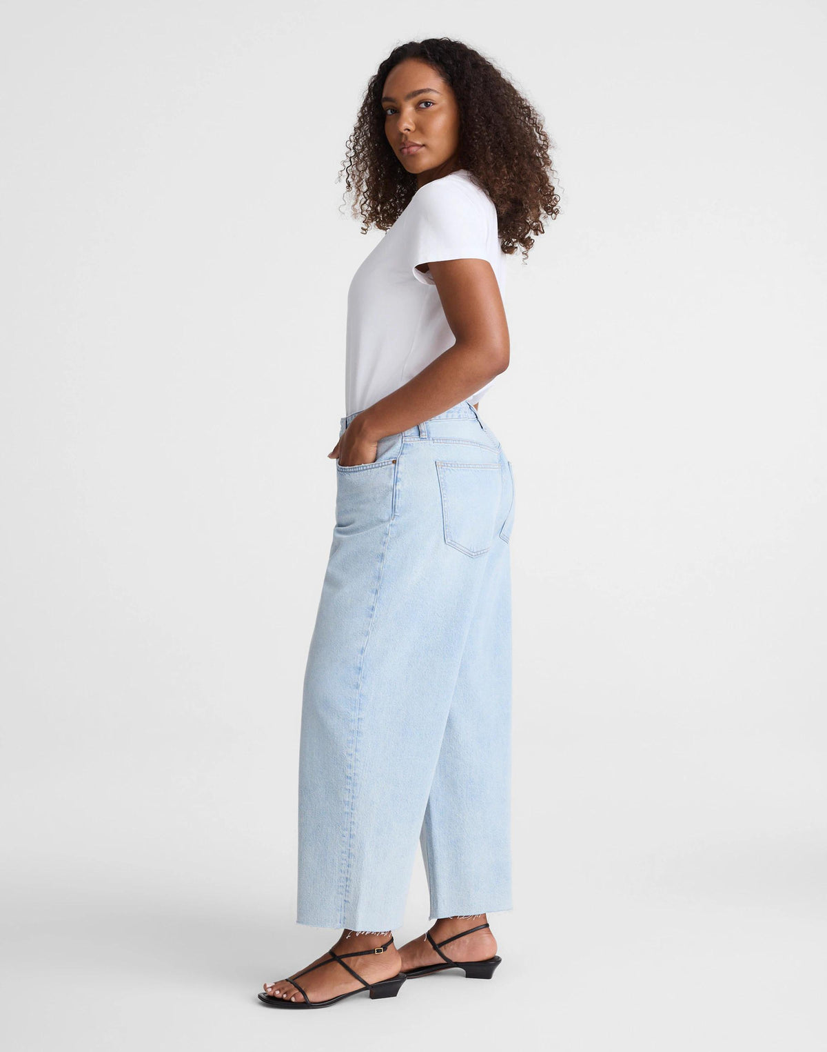 Madewell Curvy Low-Slung Baggy Crop Jeans in Foster Wash Foster Wash