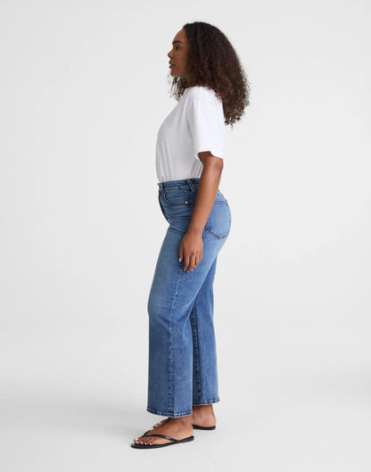 Madewell The Curvy Wide-Leg Crop Jean in Super Stretch Denim Oneida Wash