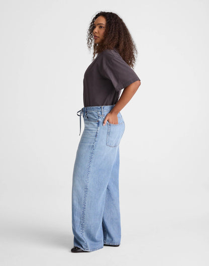 Madewell The Curvy Ultimate Wide-Leg Jean in Airy Denim Raebrook Wash