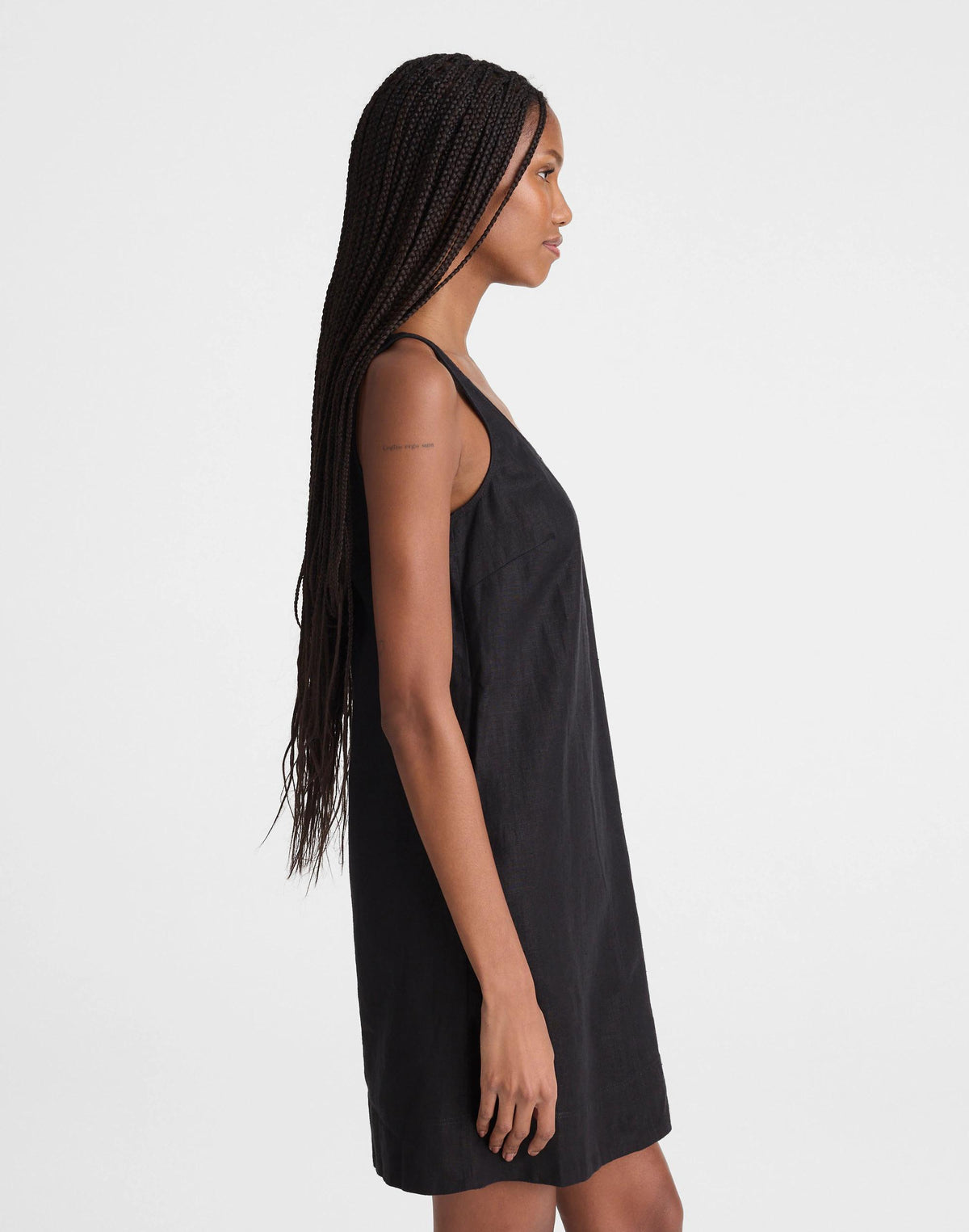 Madewell Scoopneck Mini Shift Dress in 100% Linen Jet Black