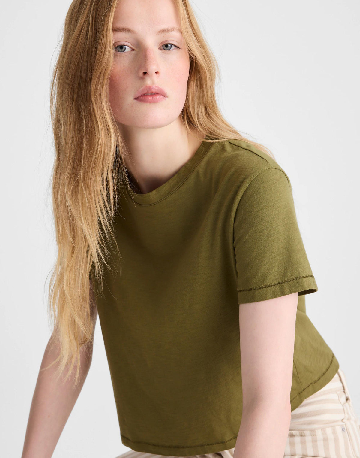 Madewell The Easy Crop Crewneck Tee in Soft Slub Chateau Olive