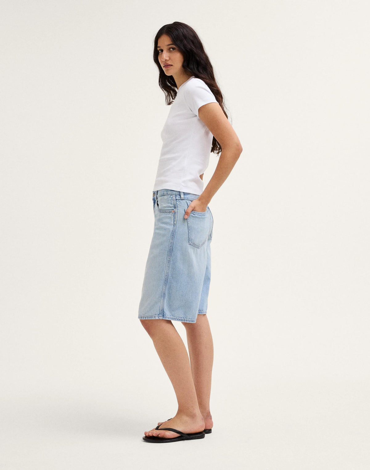 Madewell The V-Waist Bermuda Short in Airy Denim Foster Wash