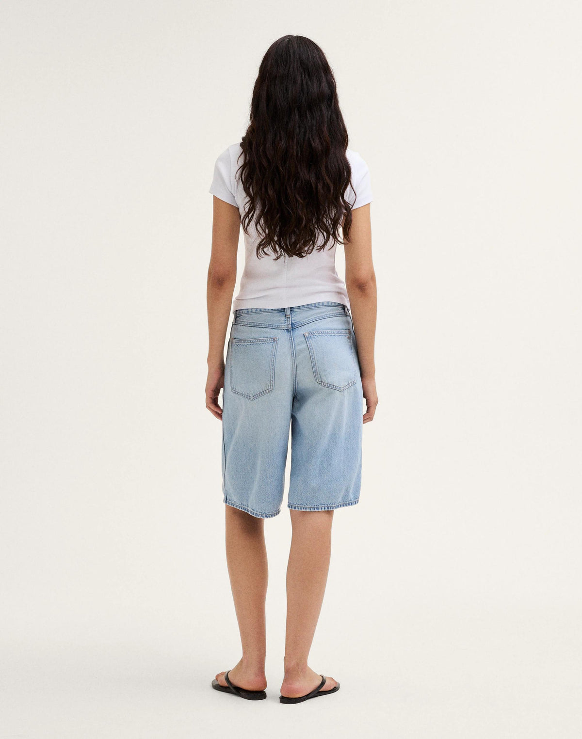 Madewell The V-Waist Bermuda Short in Airy Denim Foster Wash
