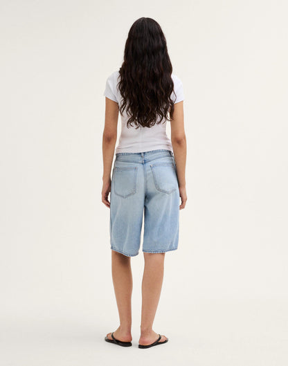 Madewell The V-Waist Bermuda Short in Airy Denim Foster Wash