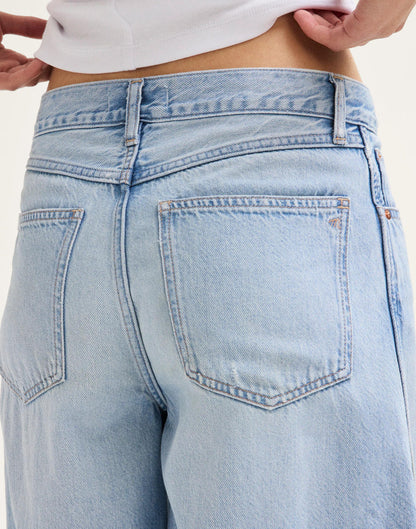 Madewell The V-Waist Bermuda Short in Airy Denim Foster Wash