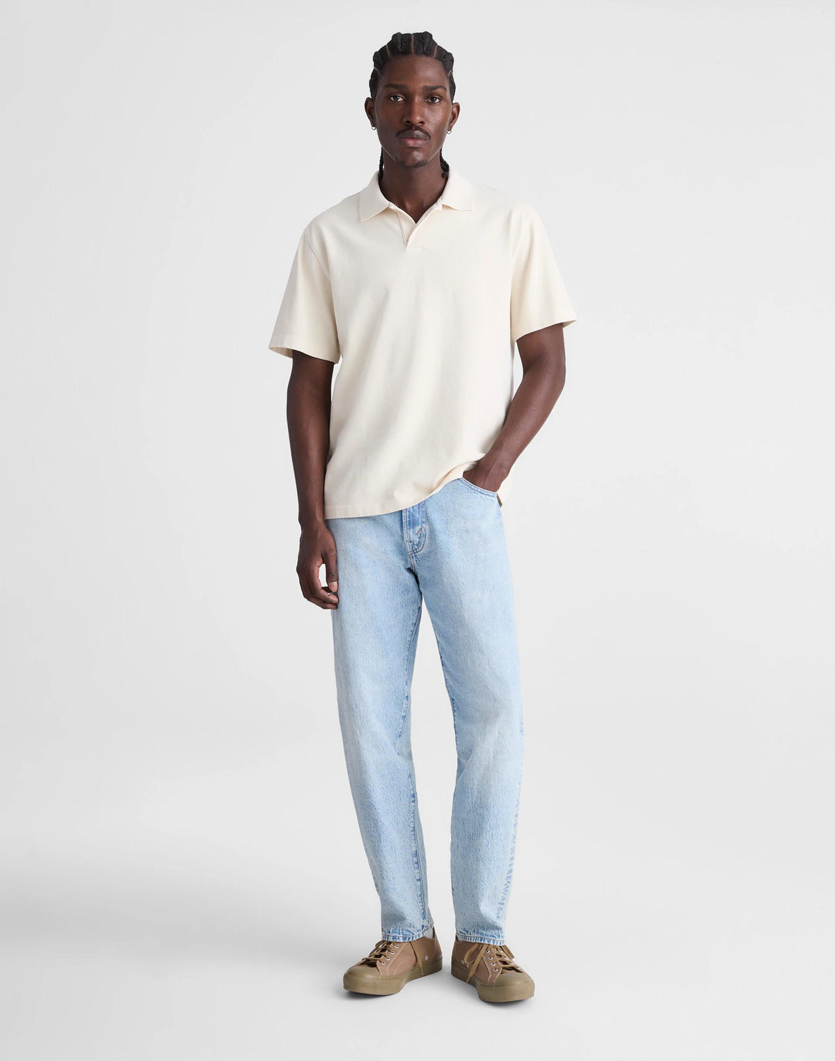Madewell Relaxed Taper Jeans in Summerweight Denim Irwin Wash