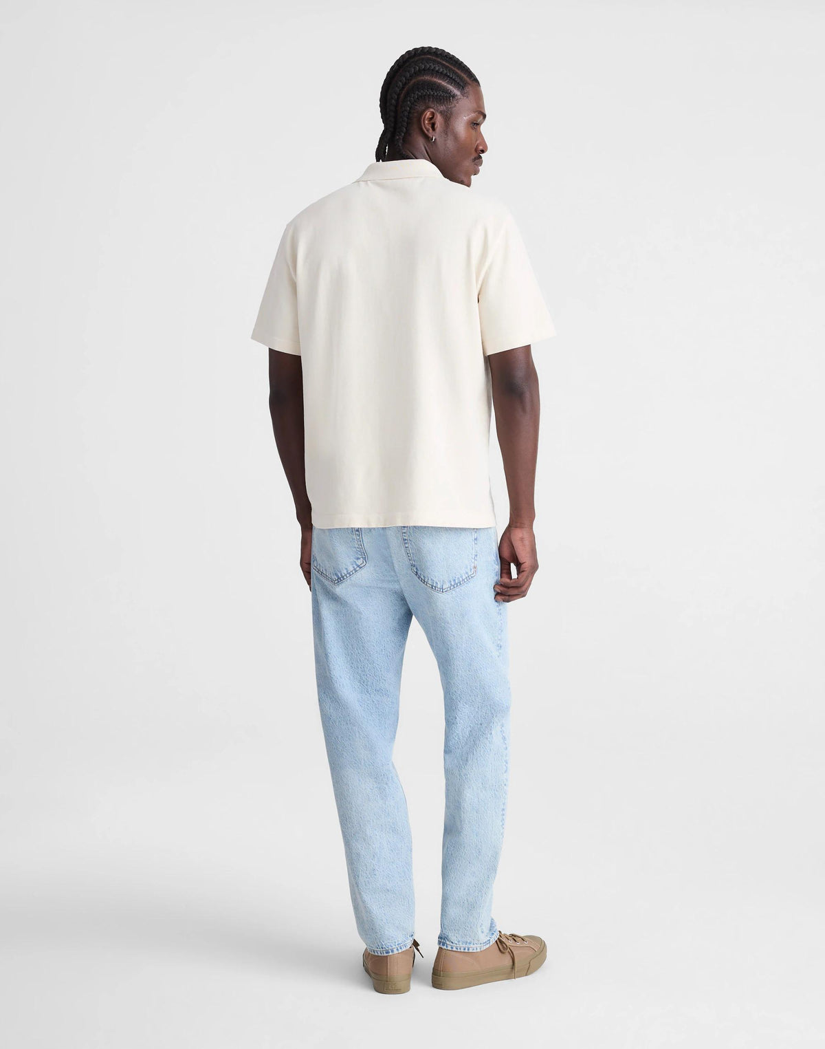Madewell Relaxed Taper Jeans in Summerweight Denim Irwin Wash
