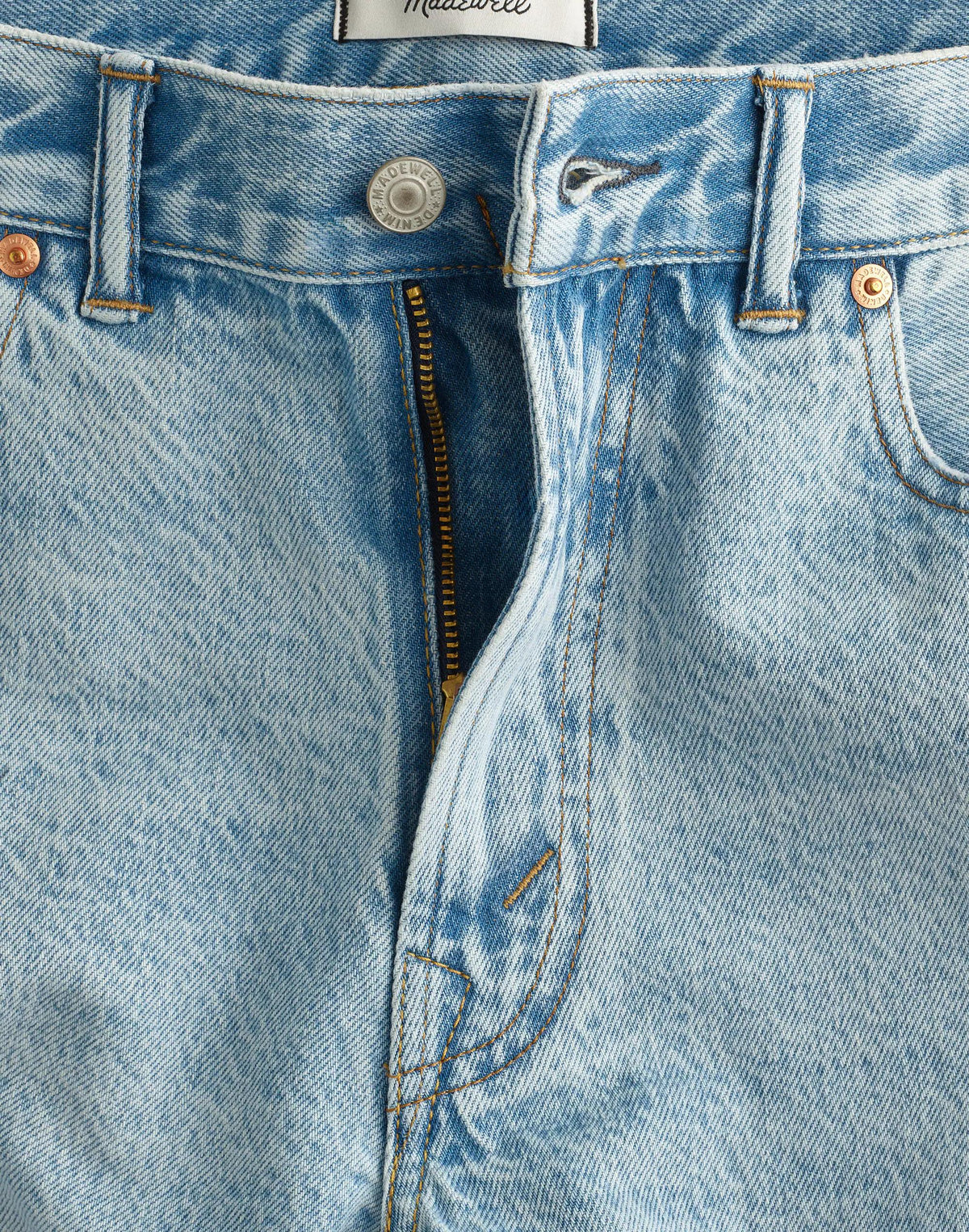 Madewell Relaxed Taper Jeans in Summerweight Denim Irwin Wash