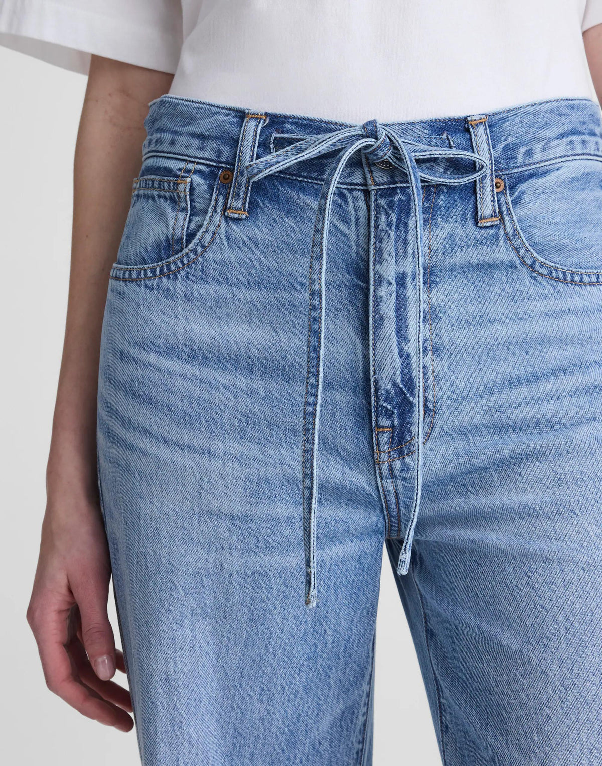 Madewell The Ultimate Wide-Leg Jean in Airy Denim Raebrook Wash