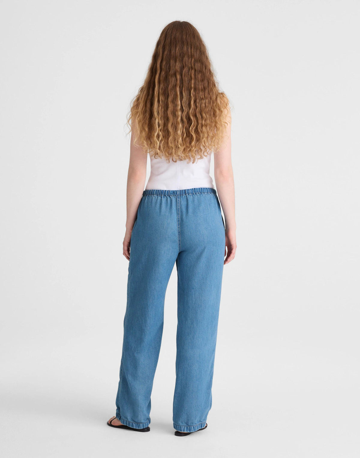 Madewell Pull-On Jeans in Airy Denim Lido Wash