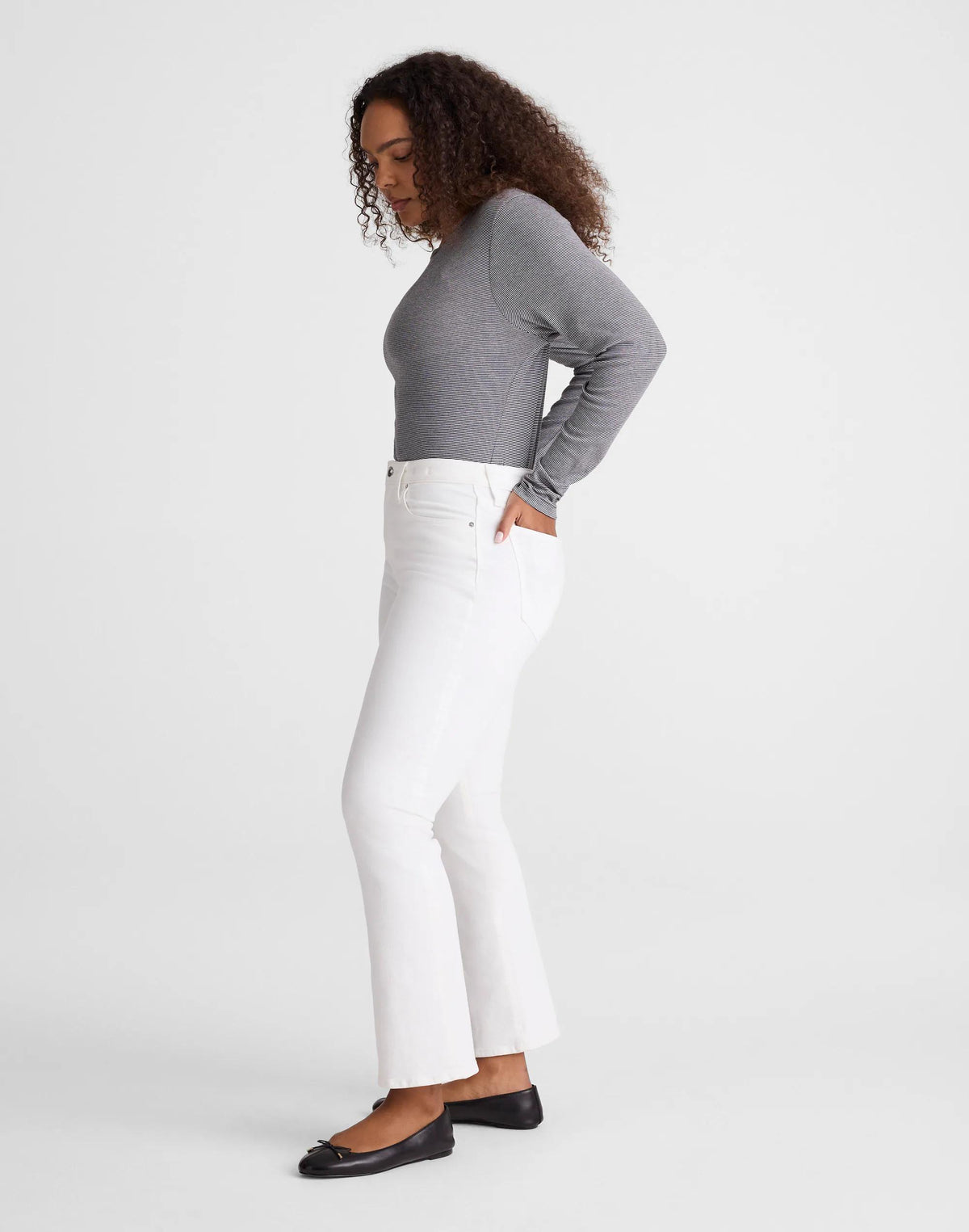 Madewell The Curvy Flare Crop Jean in Super Stretch Denim Tile White