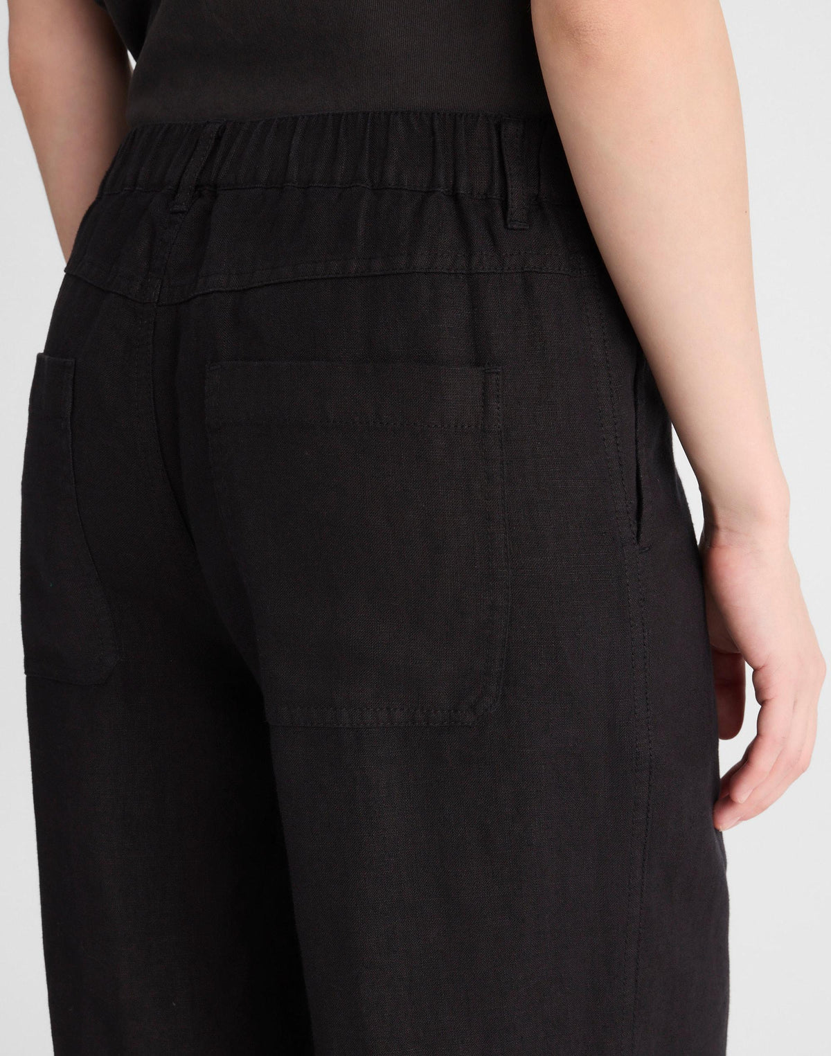 Madewell The Zoe Relaxed Straight Pant in 100% Linen Jet Black