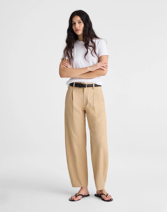 Madewell The Barrel-Leg Pant in Drapey Twill Bright Fawn