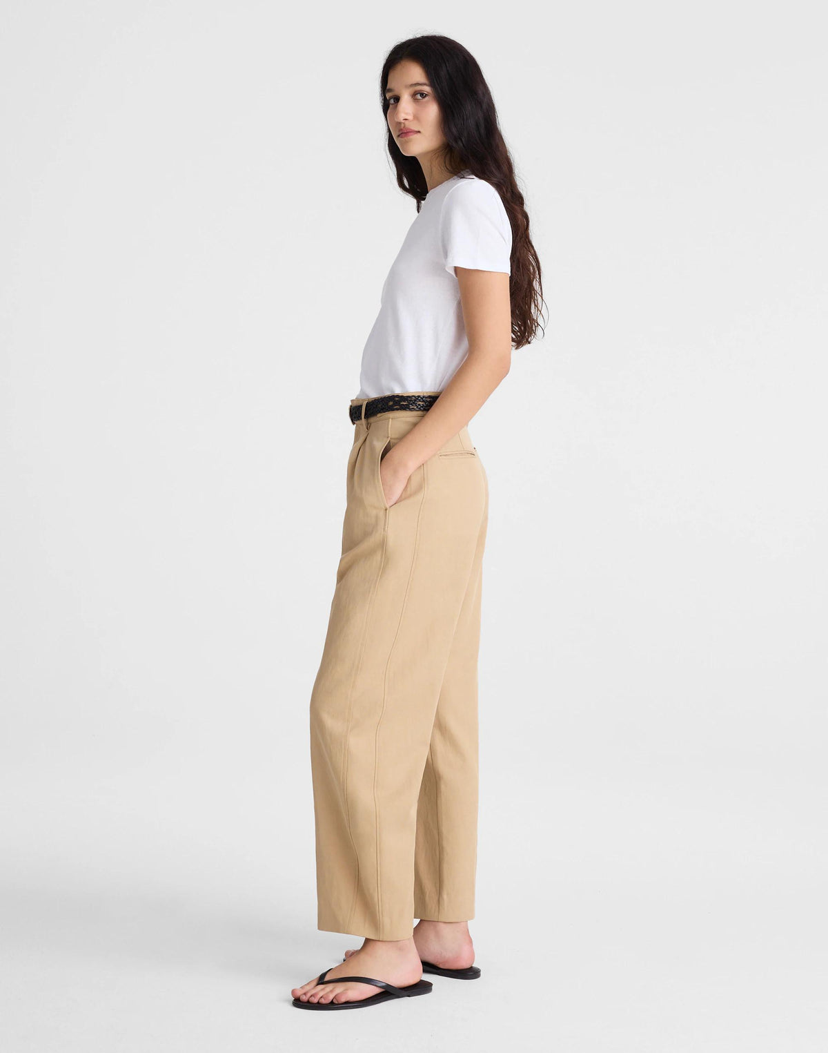 Madewell The Barrel-Leg Pant in Drapey Twill Bright Fawn