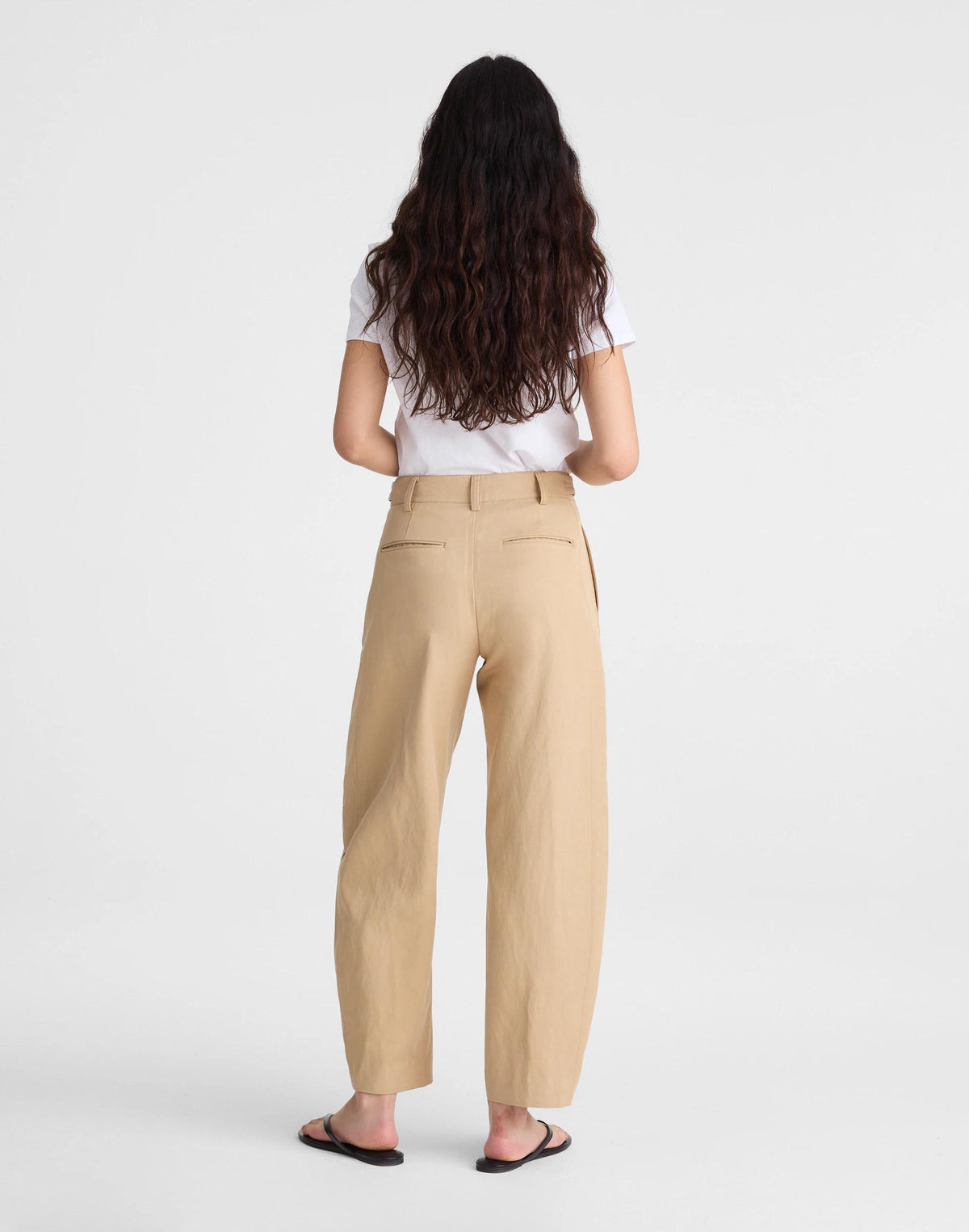 Madewell The Barrel-Leg Pant in Drapey Twill Bright Fawn