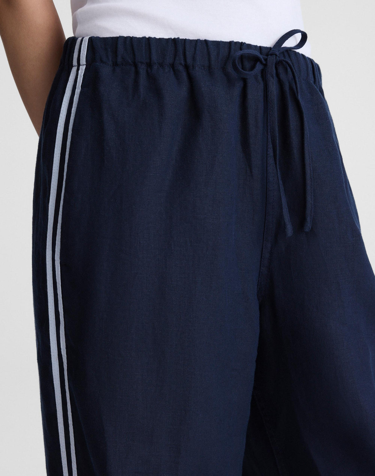 Madewell Pull-On Pants in 100% Linen Classic Navy