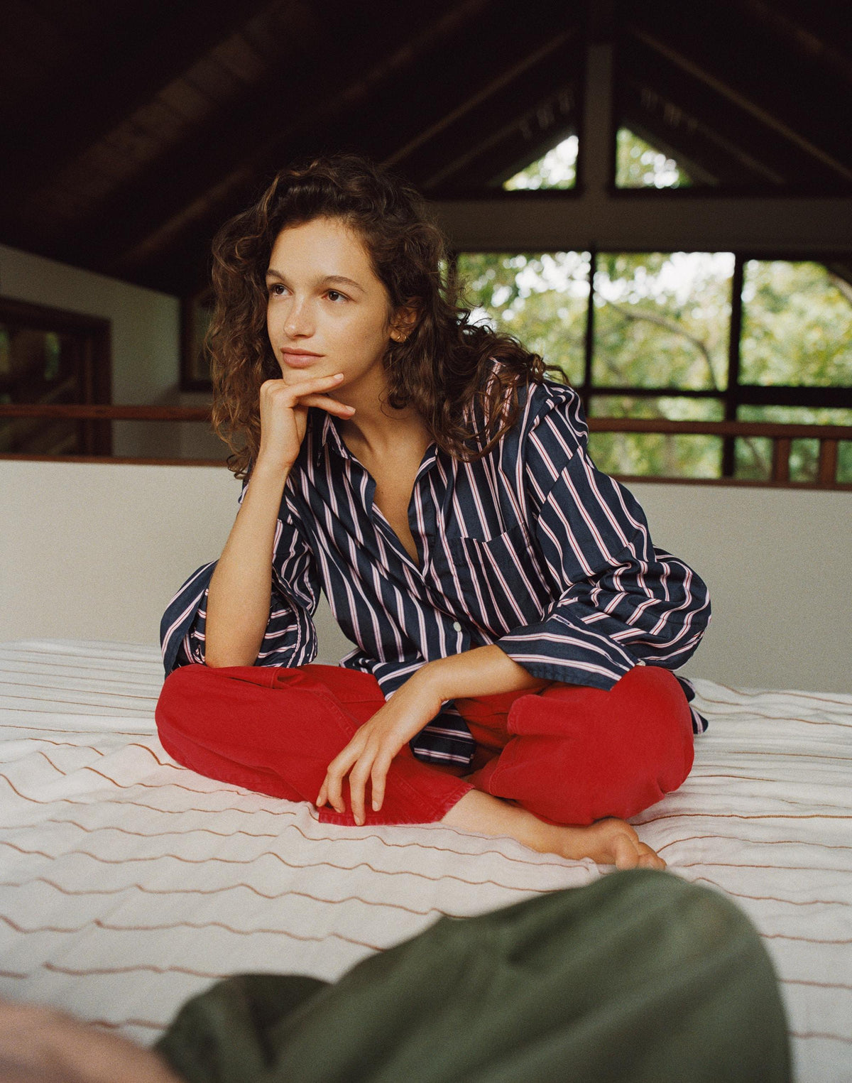Madewell The Signature Y-Neck Shirt in Poplin Classic Indigo