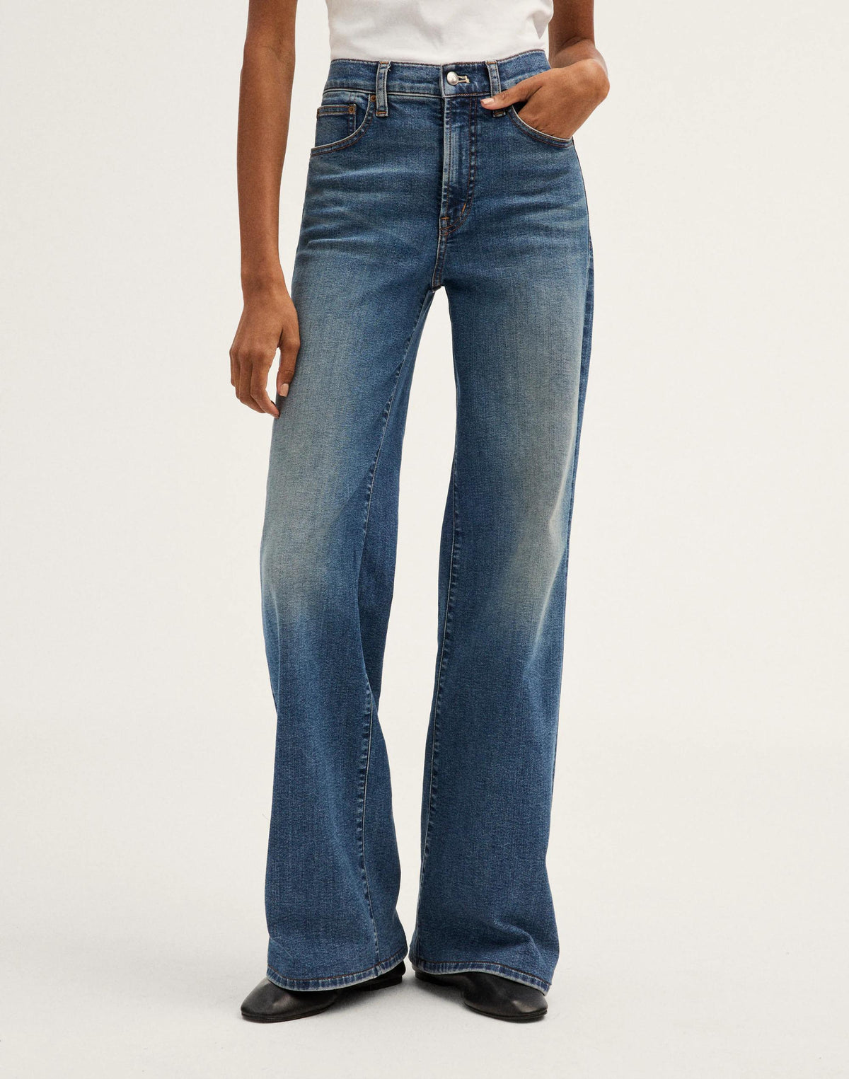 Madewell The Wide-Leg Jean in Super Stretch Denim Sunnyside Wash