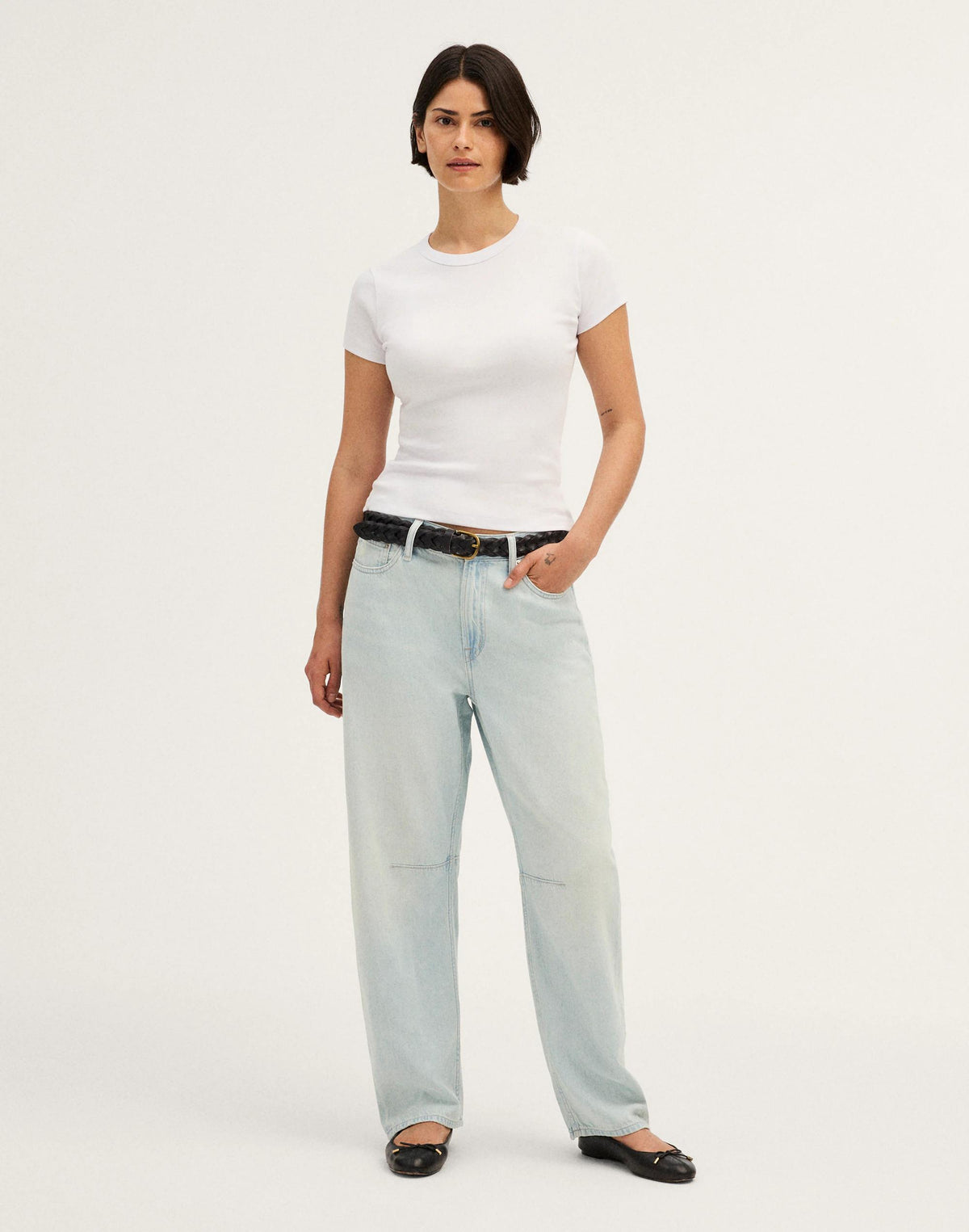 Madewell The Curvy Darted Barrel-Leg Jean in Airy Denim Laguna Wash