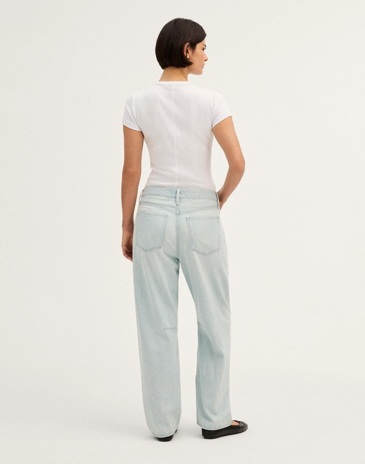 Madewell The Curvy Darted Barrel-Leg Jean in Airy Denim Laguna Wash
