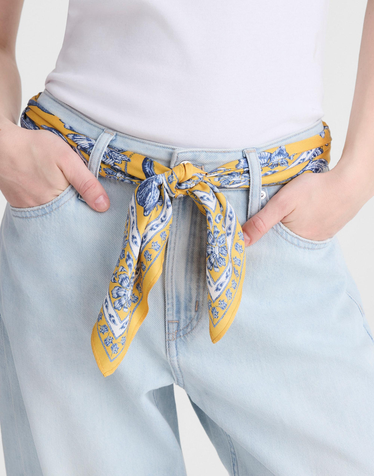 Madewell Medium Silk Bandana Shibori Floral Chamomile Tea