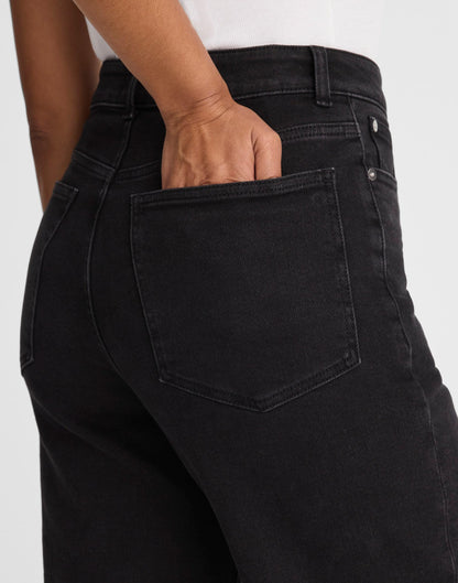 Madewell The Curvy Wide-Leg Jean in Super Stretch Denim Black Frost