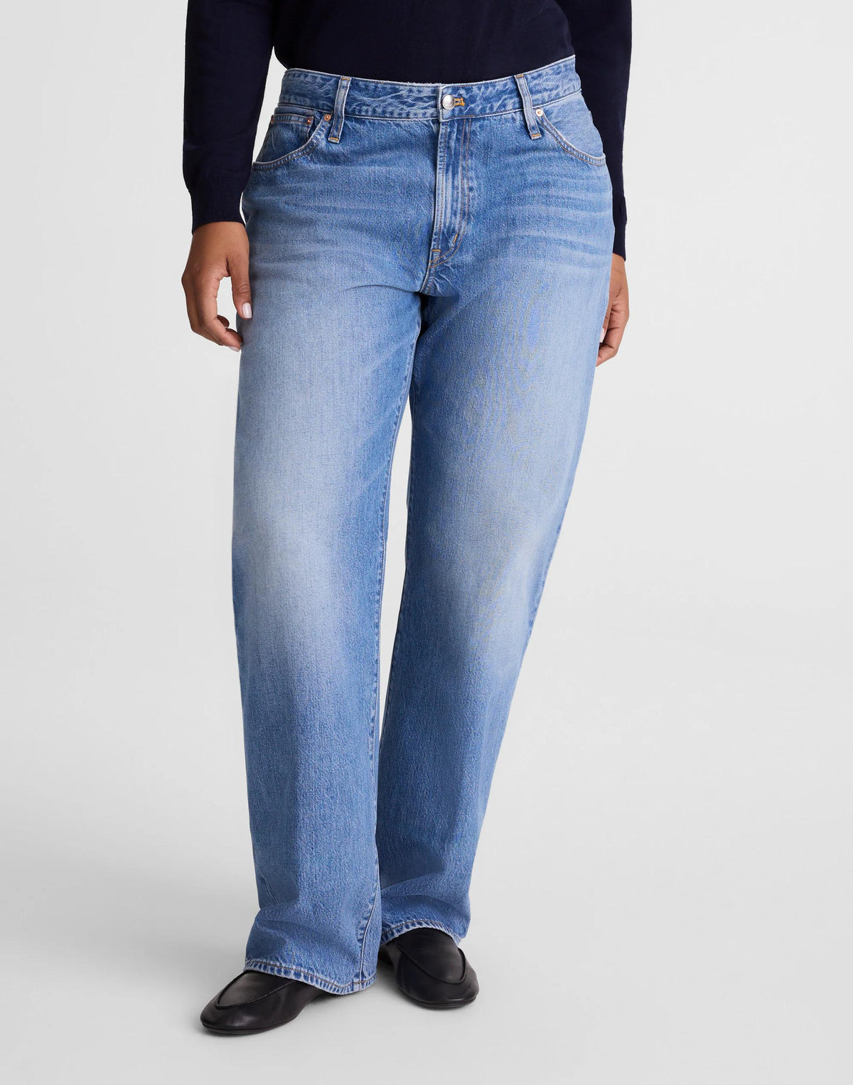 Madewell The Curvy Low-Rise Loose Jean in Midvale Wash Midvale Wash