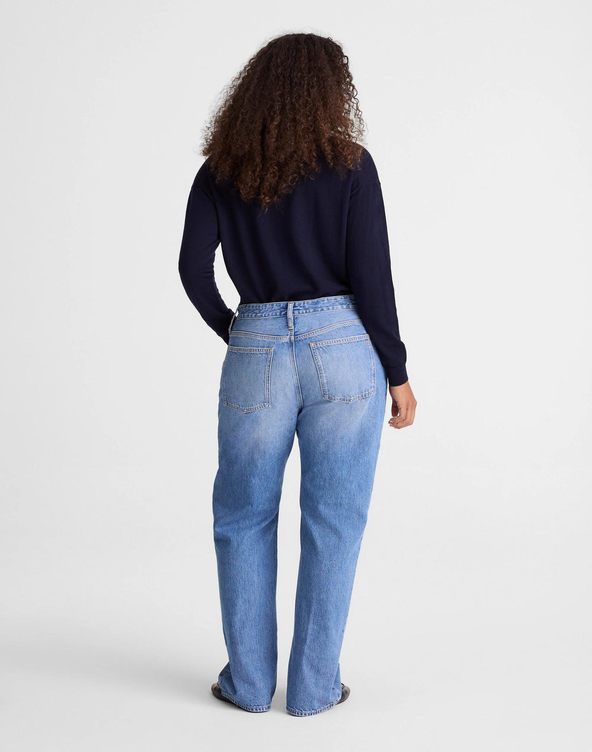Madewell The Curvy Low-Rise Loose Jean in Midvale Wash Midvale Wash