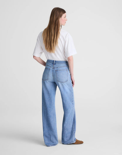 Madewell The Short Ultimate Wide-Leg Jean in Airy Denim Raebrook Wash