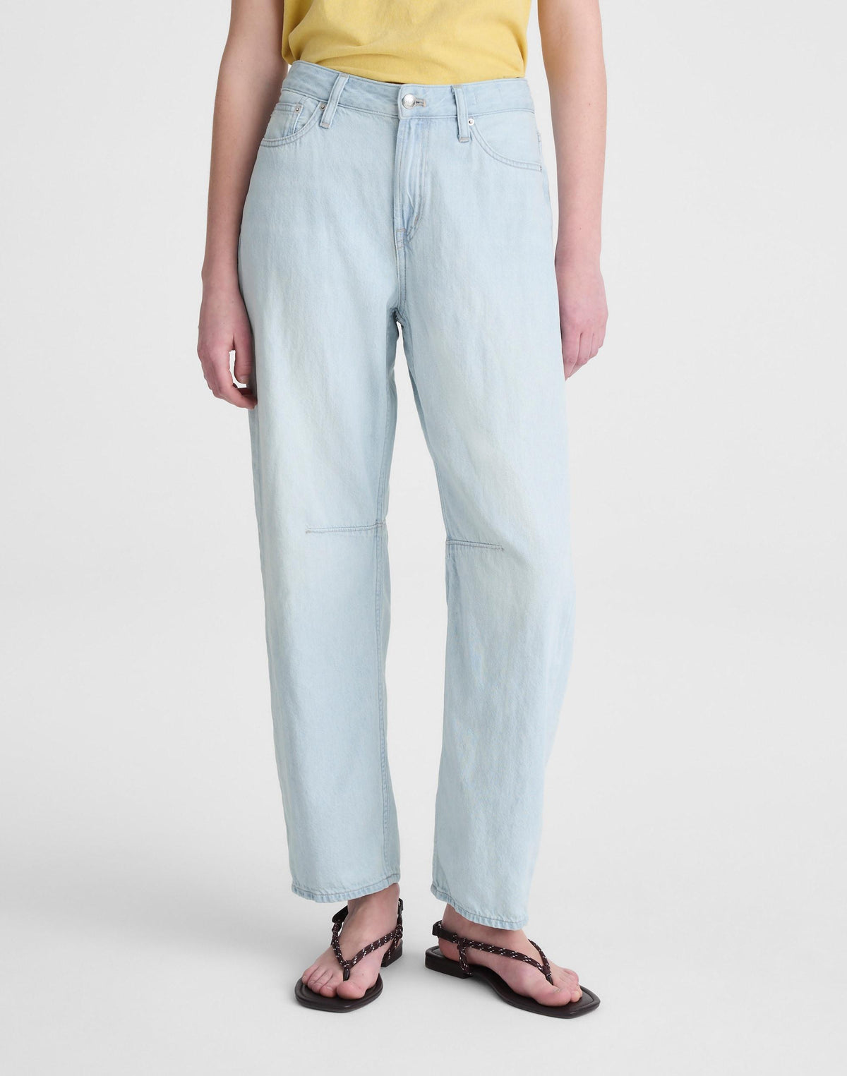 Madewell The Short Darted Barrel-Leg Jean in Airy Denim Laguna Wash