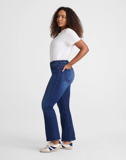 Madewell The Short Curvy Flare Crop Jean in Super Stretch Denim Osgoode Wash