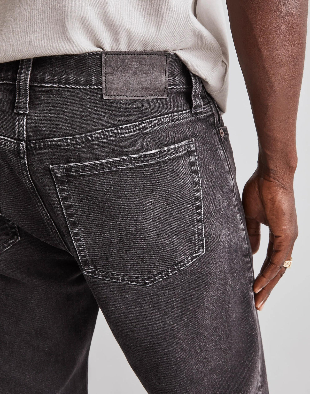 Madewell Relaxed Taper Jeans Hanlock Wash