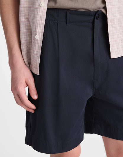 Madewell Pleated Chino Shorts in Uniform Twill Navy