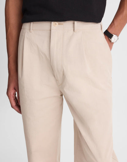 Madewell Pleated Chino Pants in Uniform Twill Toasted Cashew