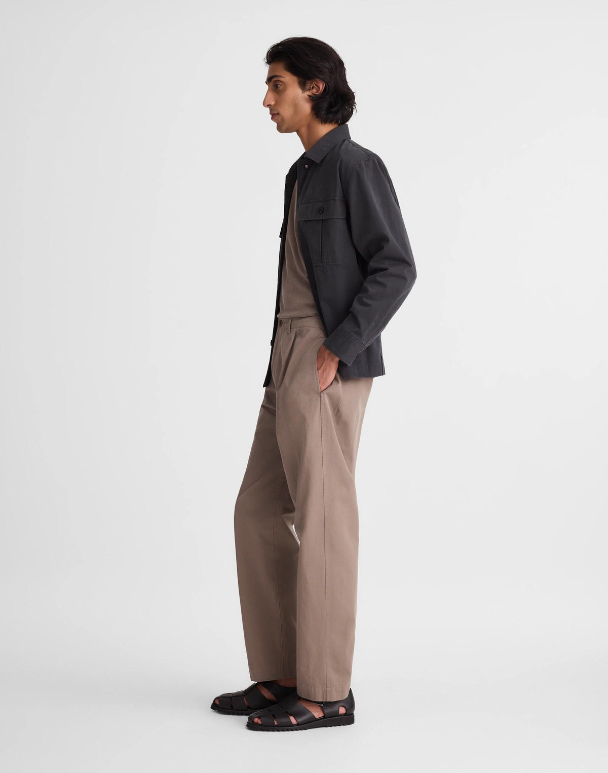 Madewell Pleated Chino Pants in Uniform Twill Dark Driftwood