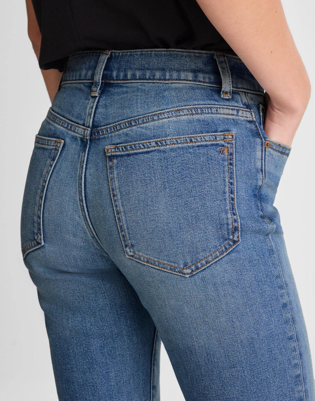 Madewell The Jules Slim-Straight Jean Concho Wash