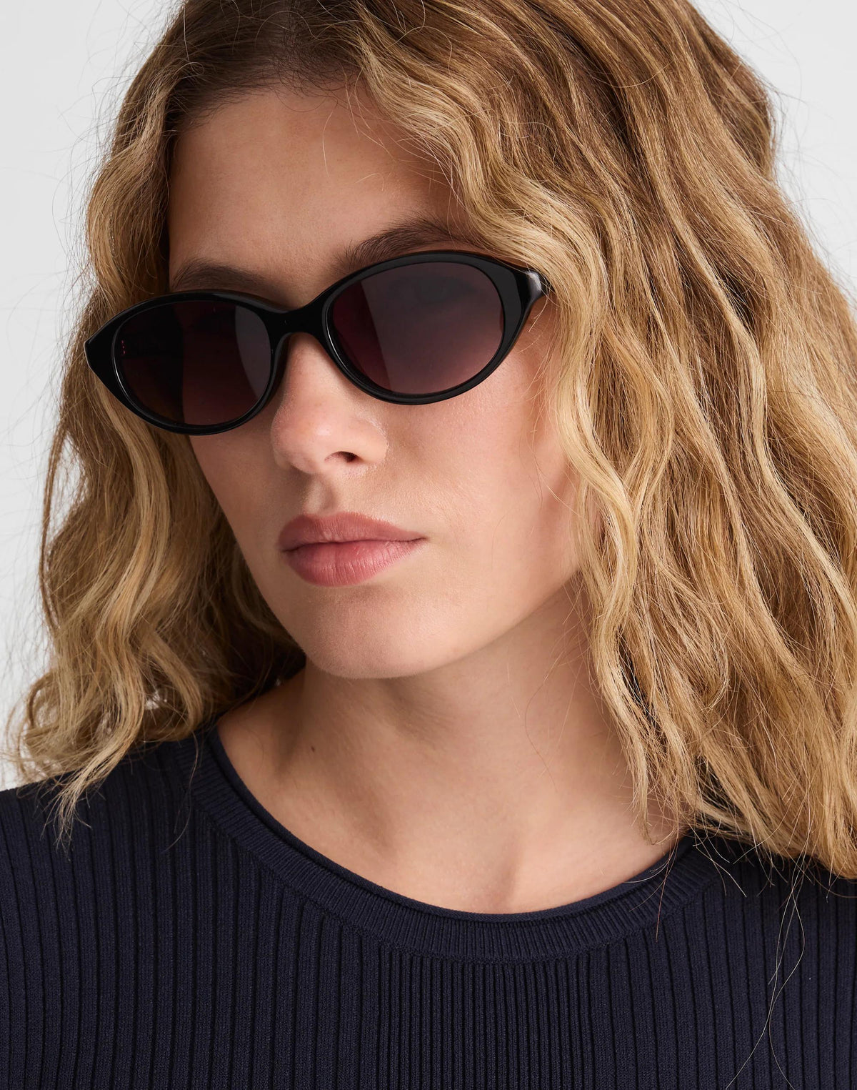 Madewell The Solina Oval Sunglasses True Black