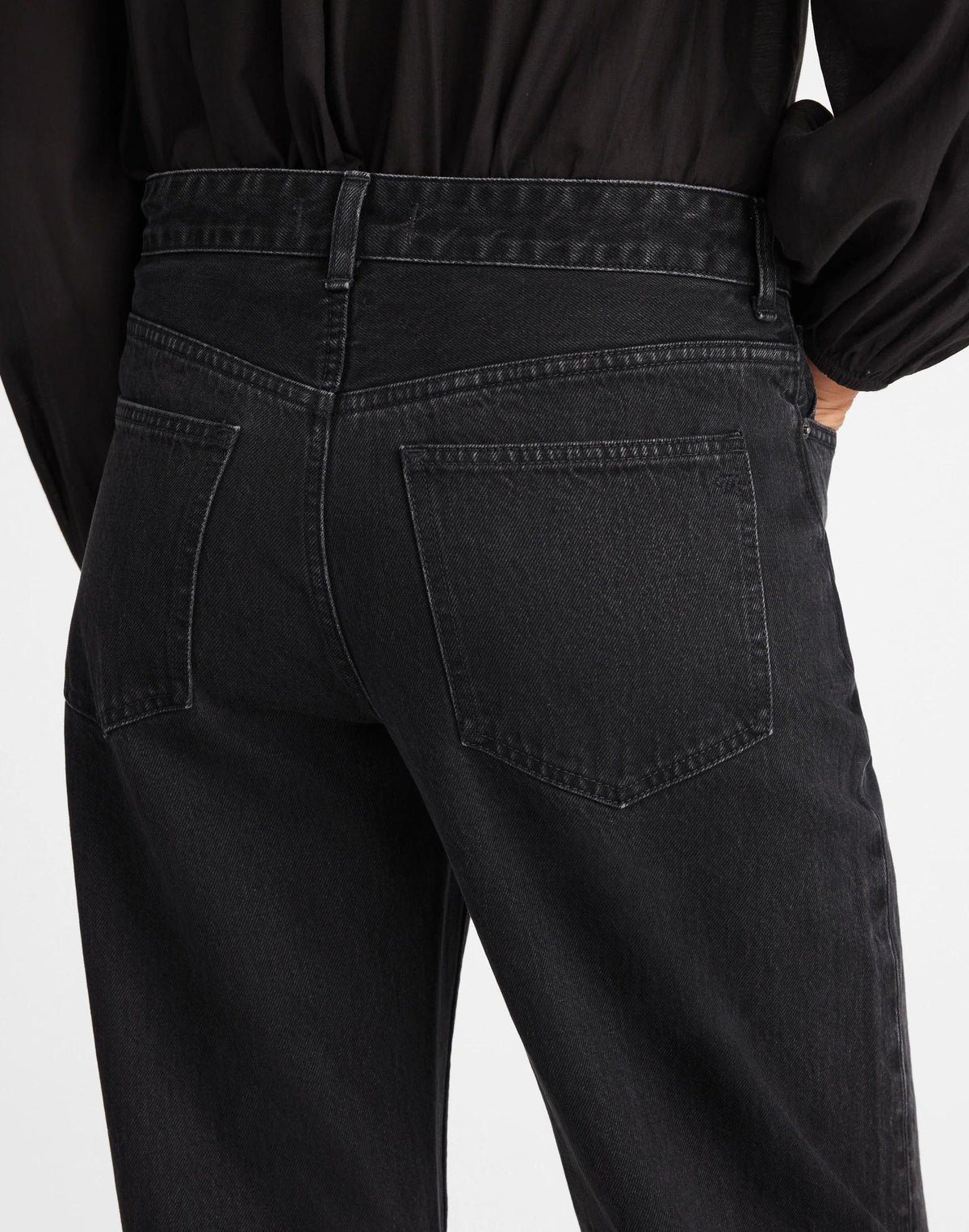 Madewell The Darted Barrel-Leg Jean Washed Black